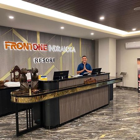 Front One Resort Indraloka Temanggung エクステリア 写真