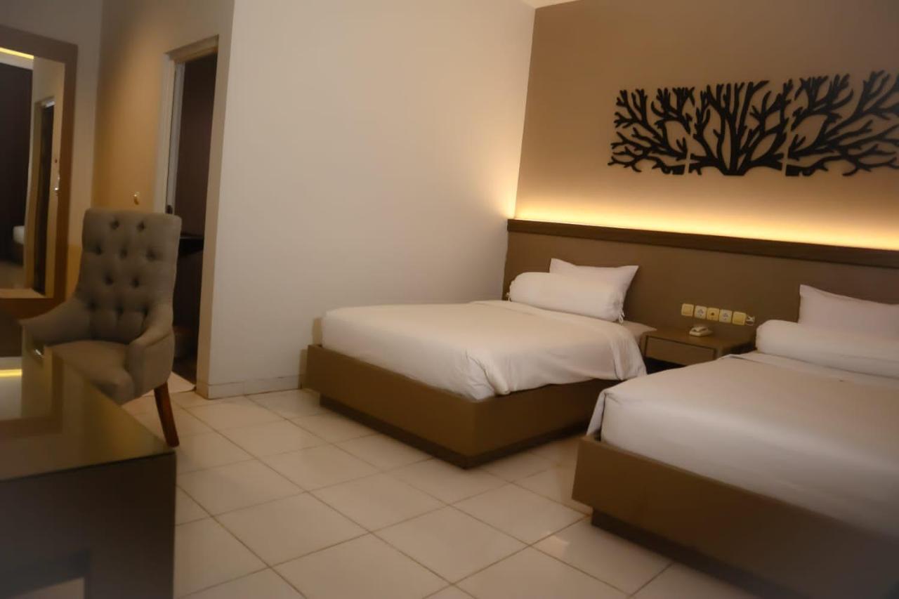 Front One Resort Indraloka Temanggung エクステリア 写真