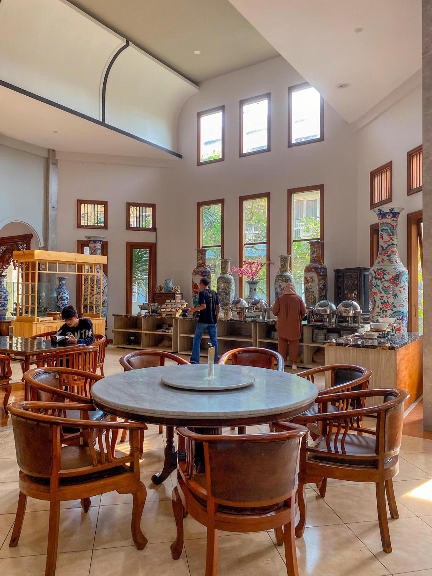 Front One Resort Indraloka Temanggung エクステリア 写真