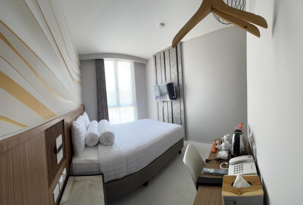Front One Resort Indraloka Temanggung エクステリア 写真